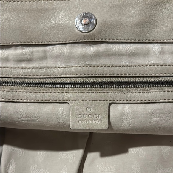 Gucci Beige Monogram Tote Bag - Guaranteed Authenticity - Picture 7 of 8